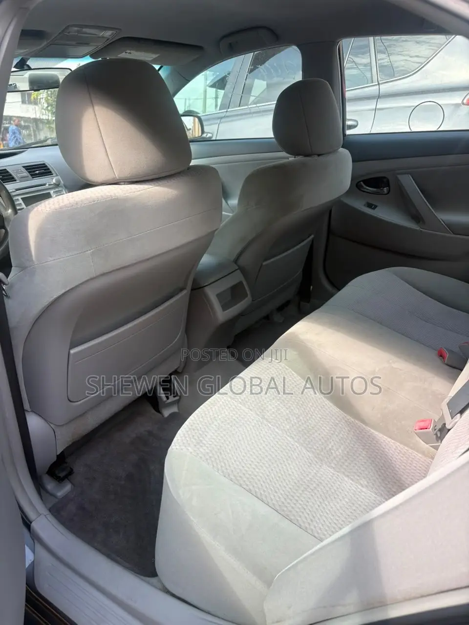 Toyota Camry LE 4dr Sedan (2.5L 4cyl 6A) 2011 Gray