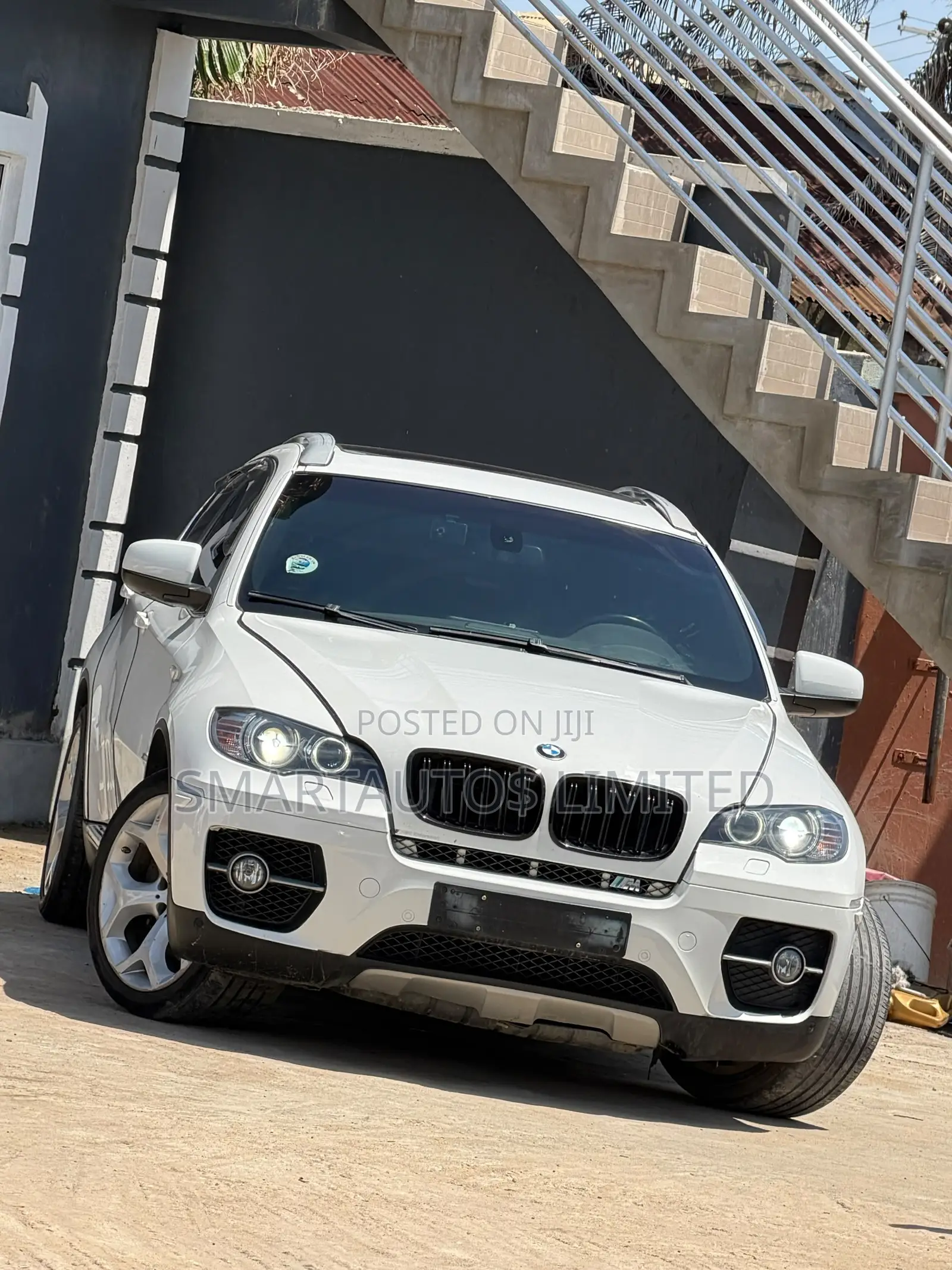 BMW X6 xDrive50i Coupe (4.4L 8cyl 8A) 2011 White