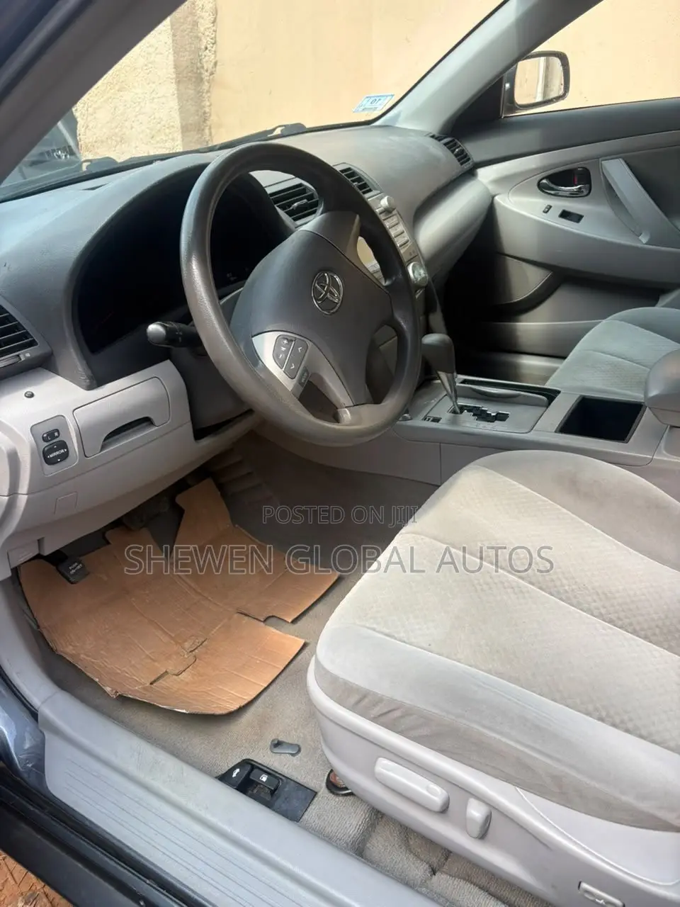 Toyota Camry LE 4dr Sedan (2.4L 4cyl 5A) 2008 Gray