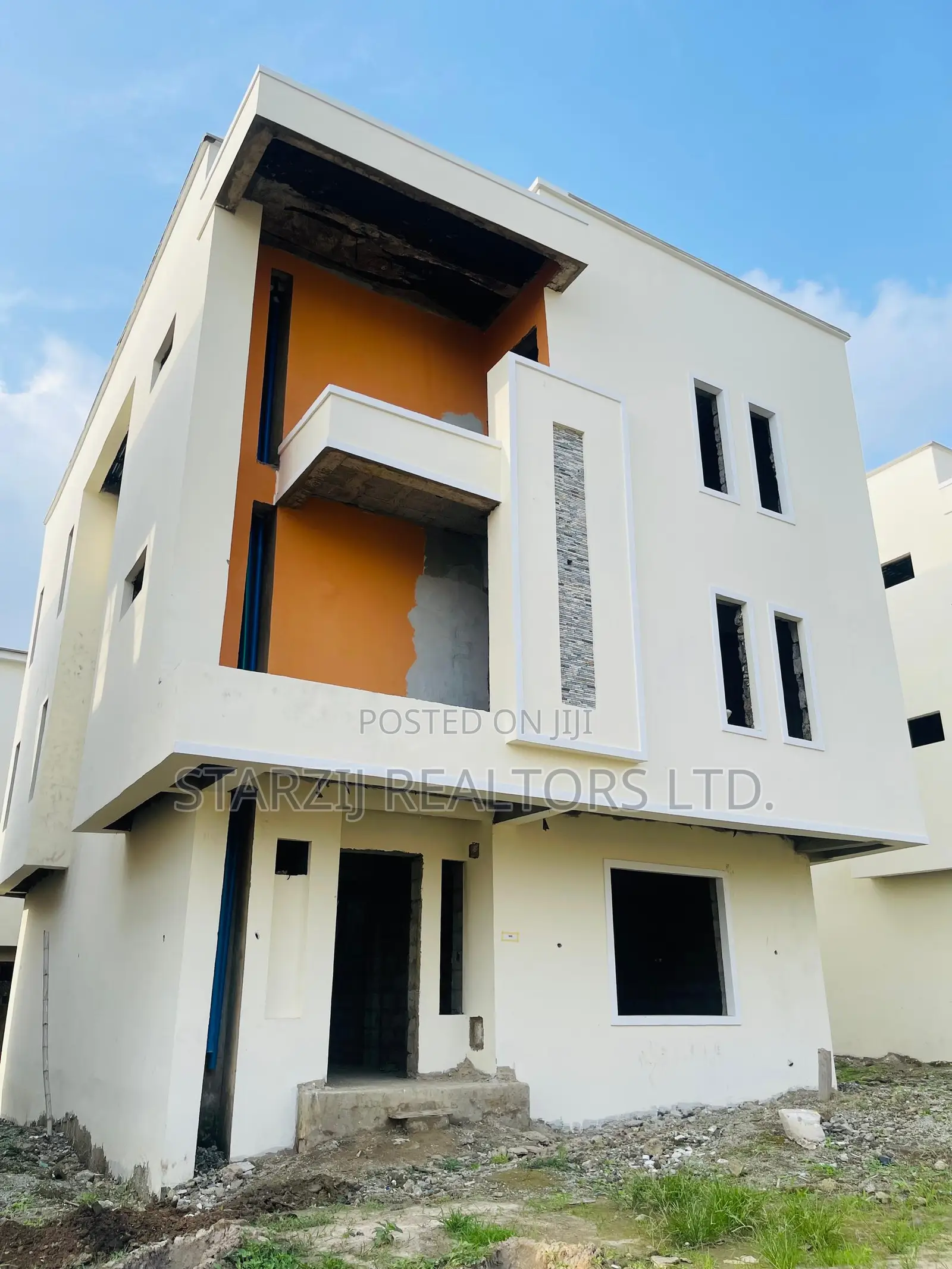 4bdrm Duplex in Life Camp for sale