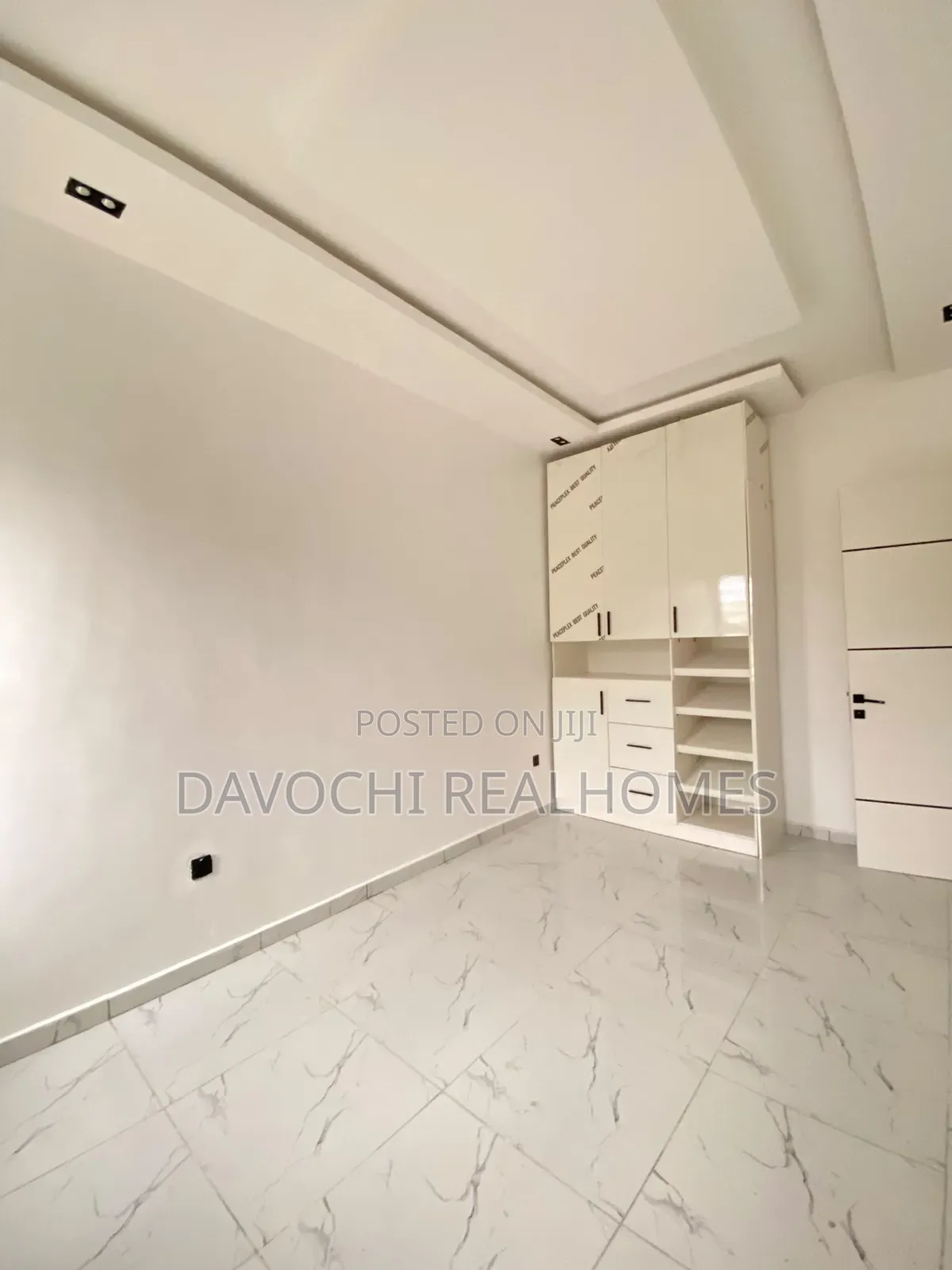 4bdrm Duplex in Sangotedo for sale