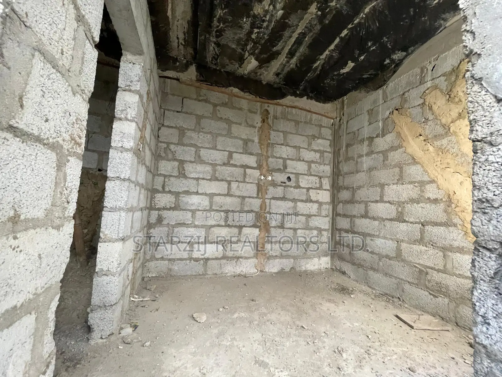 4bdrm Duplex in Life Camp for sale