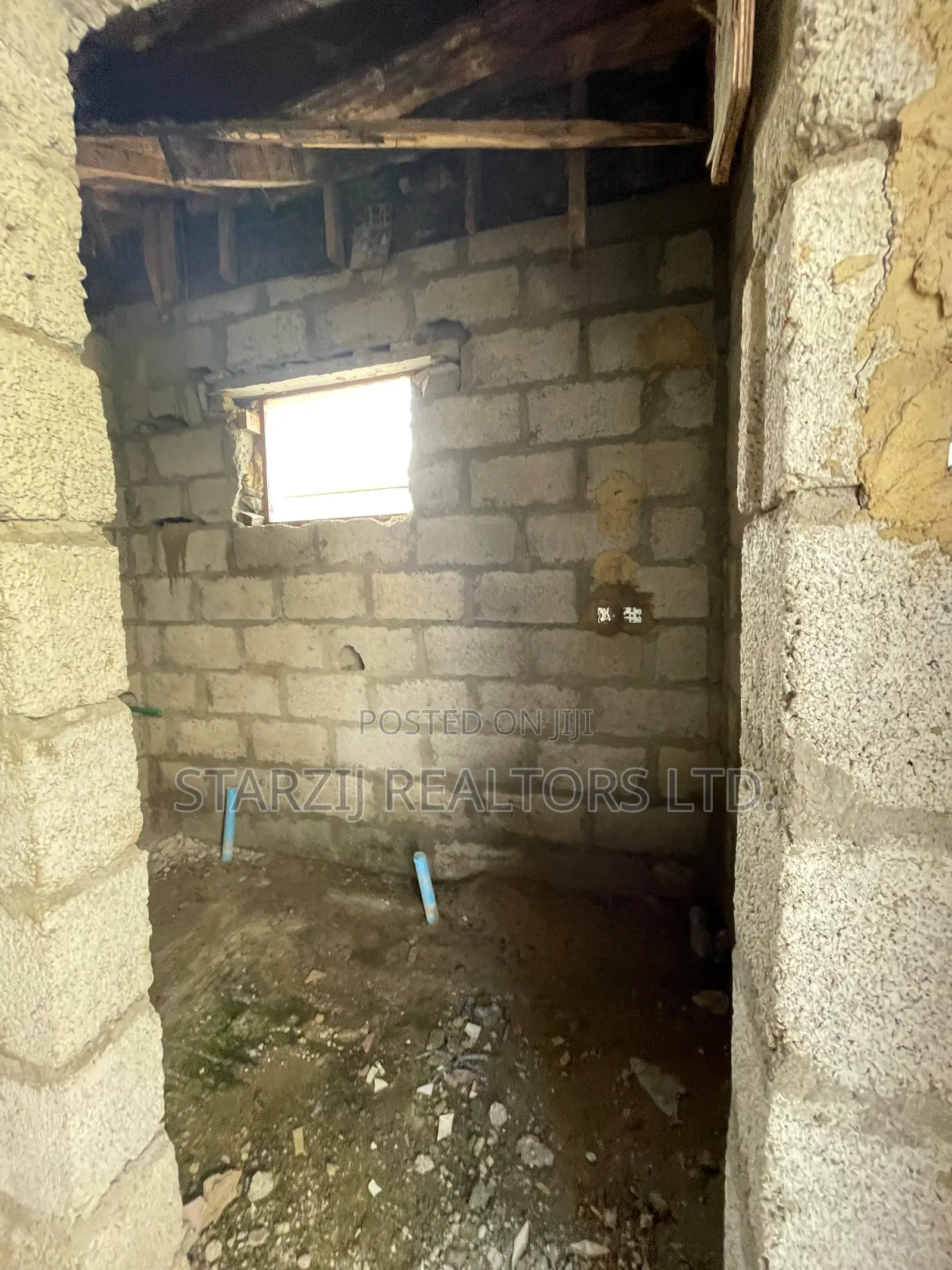 4bdrm Duplex in Life Camp for sale