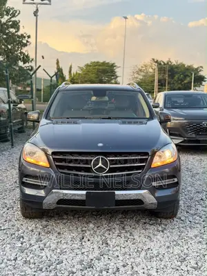 Mercedes-Benz M Class ML350 4MATIC 4dr SUV AWD (3.5L 6cyl 7A) 2014 Gray