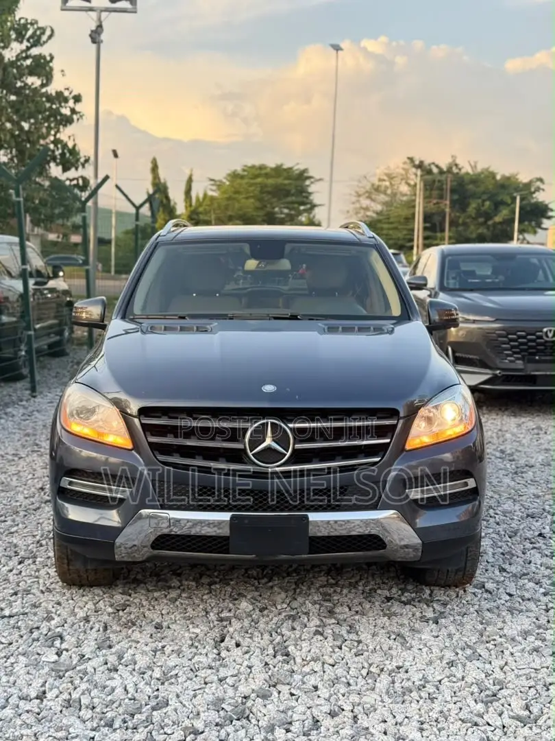 Mercedes-Benz M Class ML350 4MATIC 4dr SUV AWD (3.5L 6cyl 7A) 2014 Gray