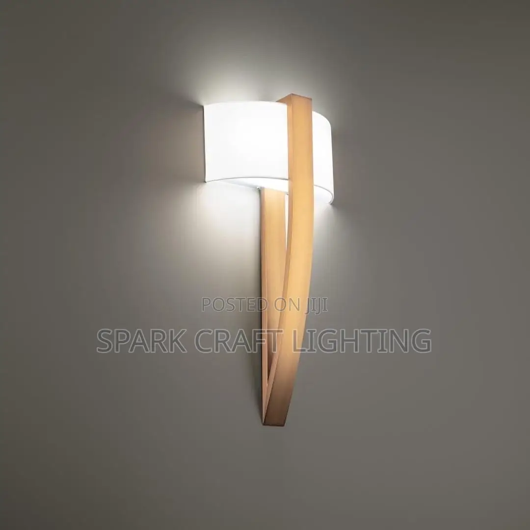 Luxury Modern Wooden Wall Sconce – Elegant Wall Light