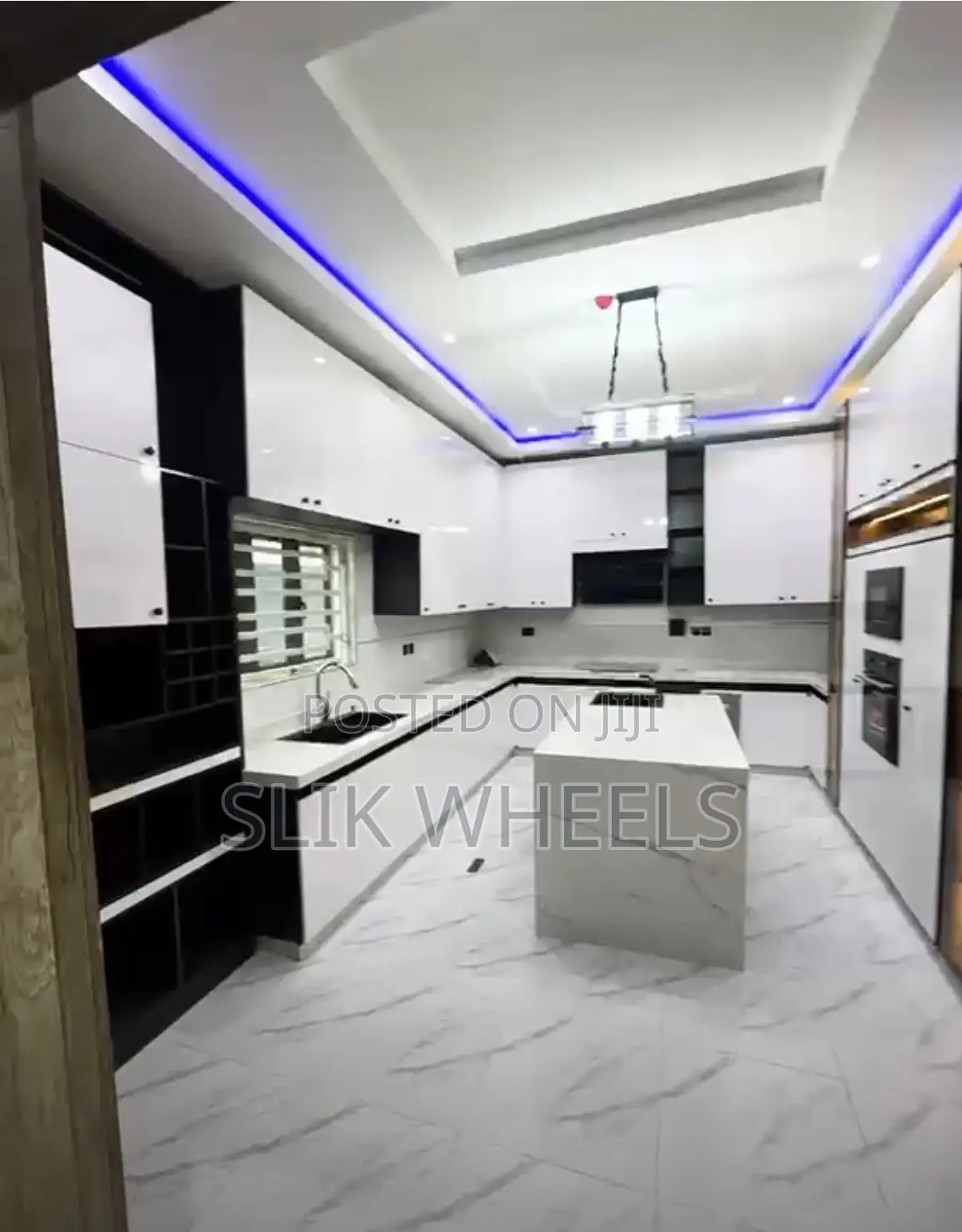 Exclusive 6 Bedroom Fully Detached Duplex