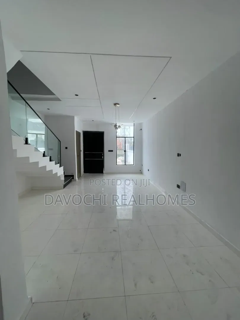 3bdrm Duplex in Sangotedo for sale