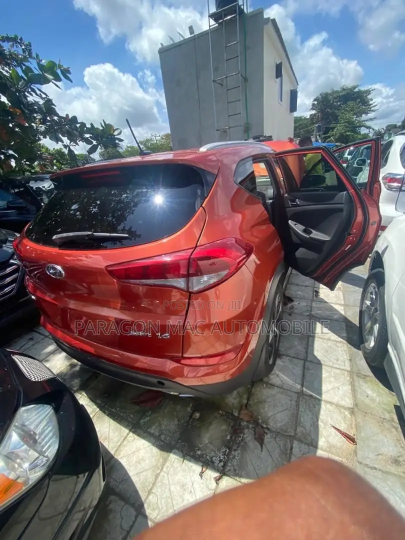 Hyundai Tucson SE AWD 2017 Pink