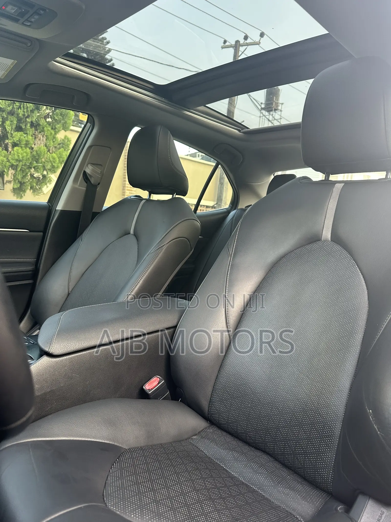 Toyota Camry XSE FWD (2.5L 4cyl 8AM) 2018 Red