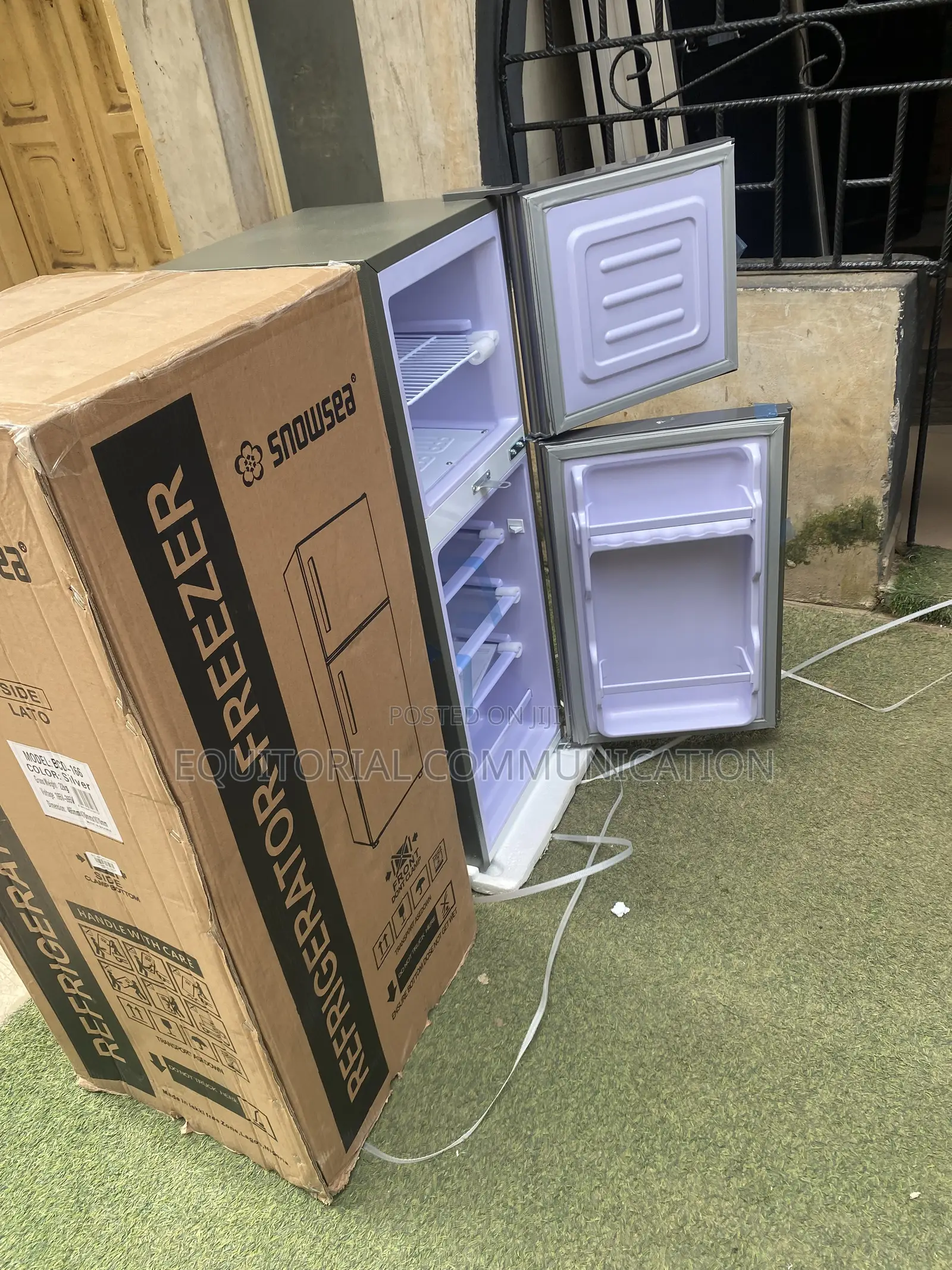 Snowsea BCD-166 120L Top Freezer Refrigerator for Apartment Living