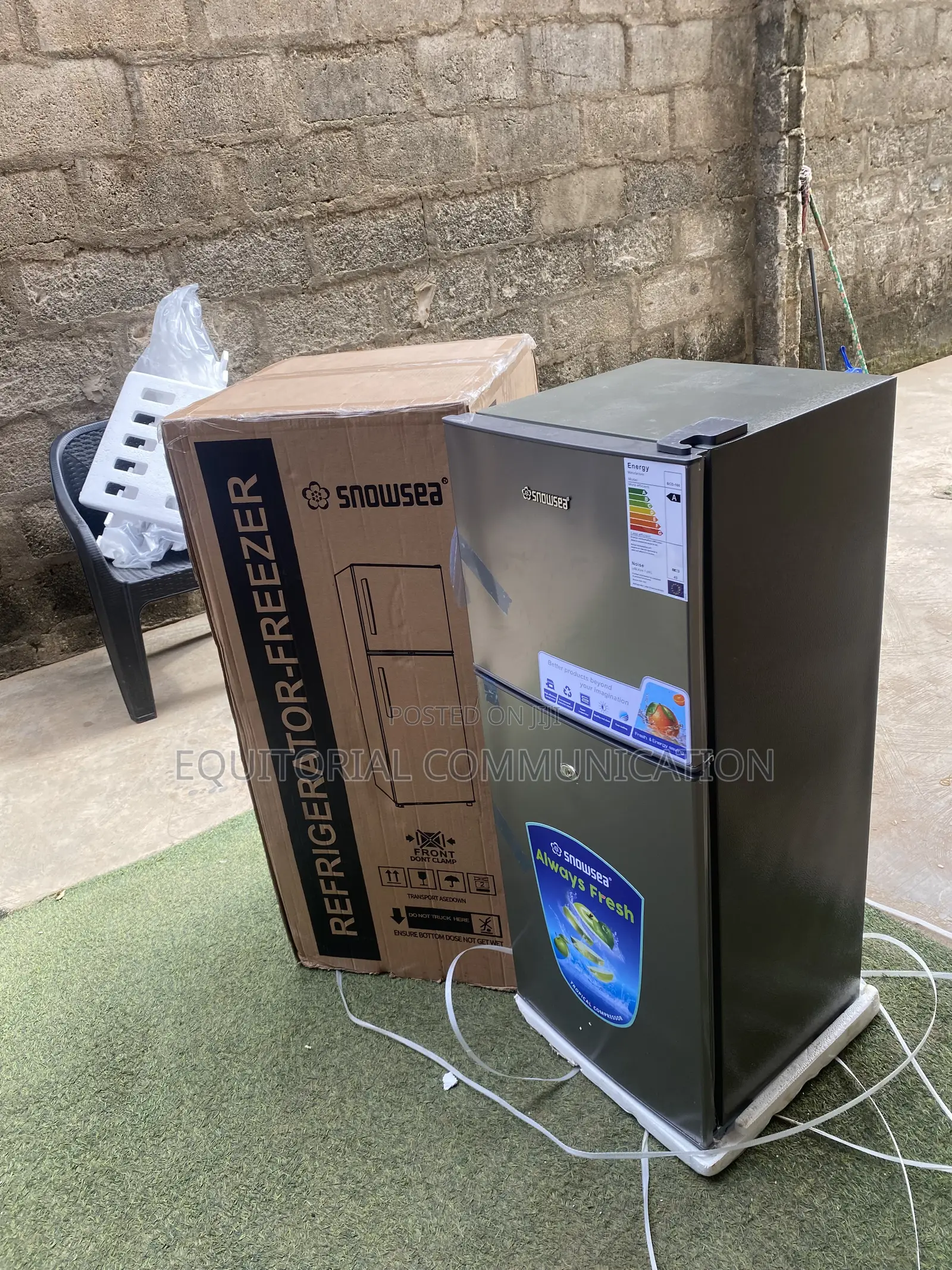 Snowsea BCD-166 120L Top Freezer Refrigerator for Apartment Living