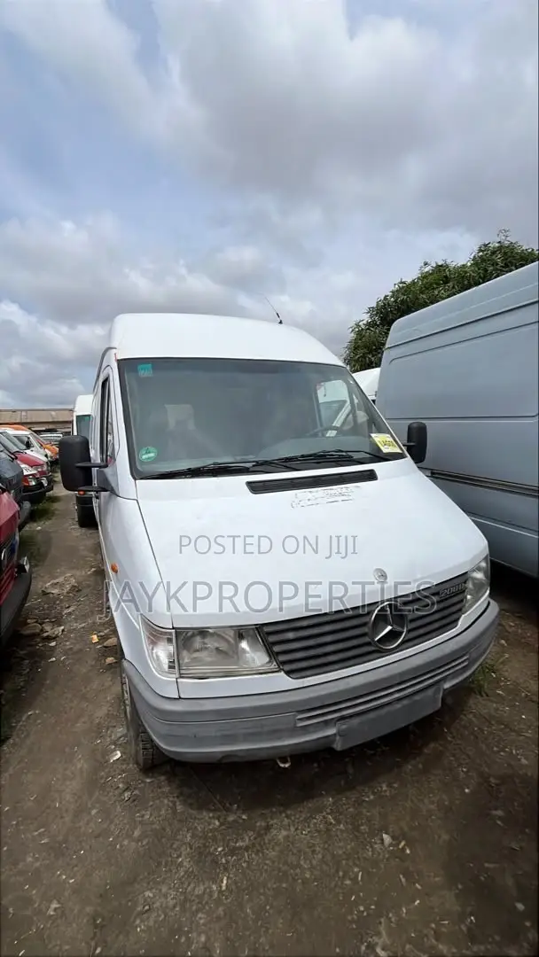 Mercedes-Benz Sprinter 2005 White