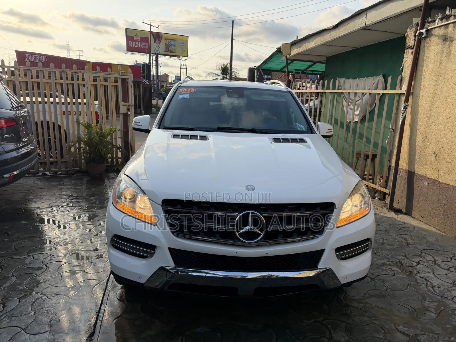 Mercedes-Benz M Class ML350 4dr SUV (3.5L 6cyl 7A) 2015 White