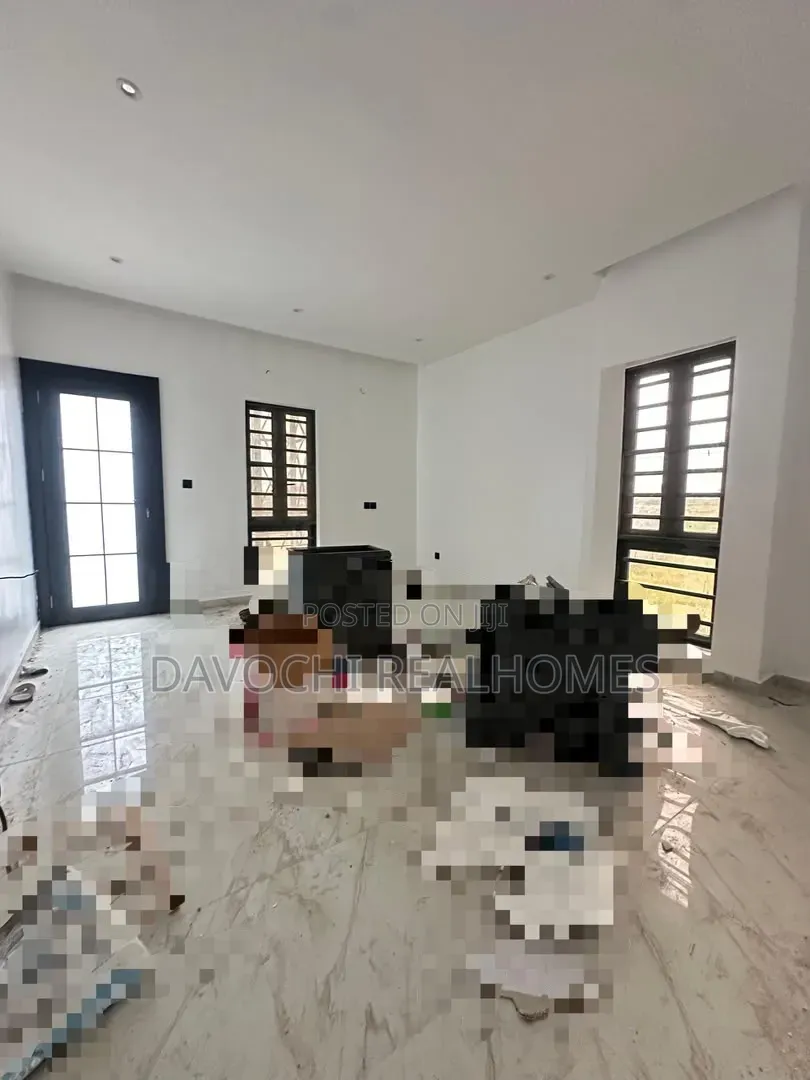 3bdrm Duplex in Sangotedo for sale