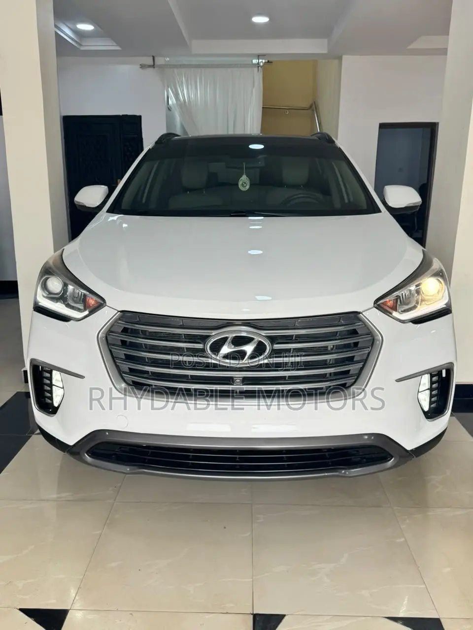 Hyundai Santa Fe 2017 White