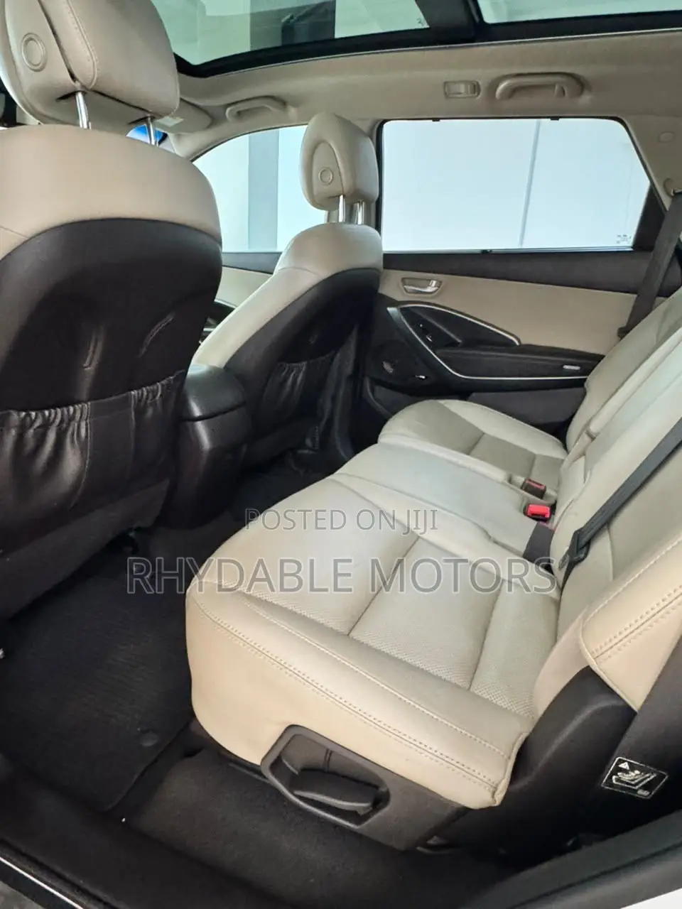 Hyundai Santa Fe 2017 White