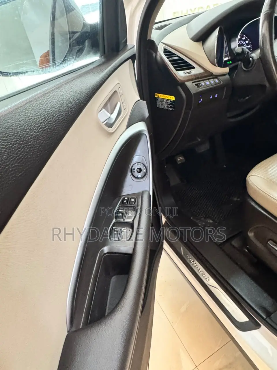 Hyundai Santa Fe 2017 White