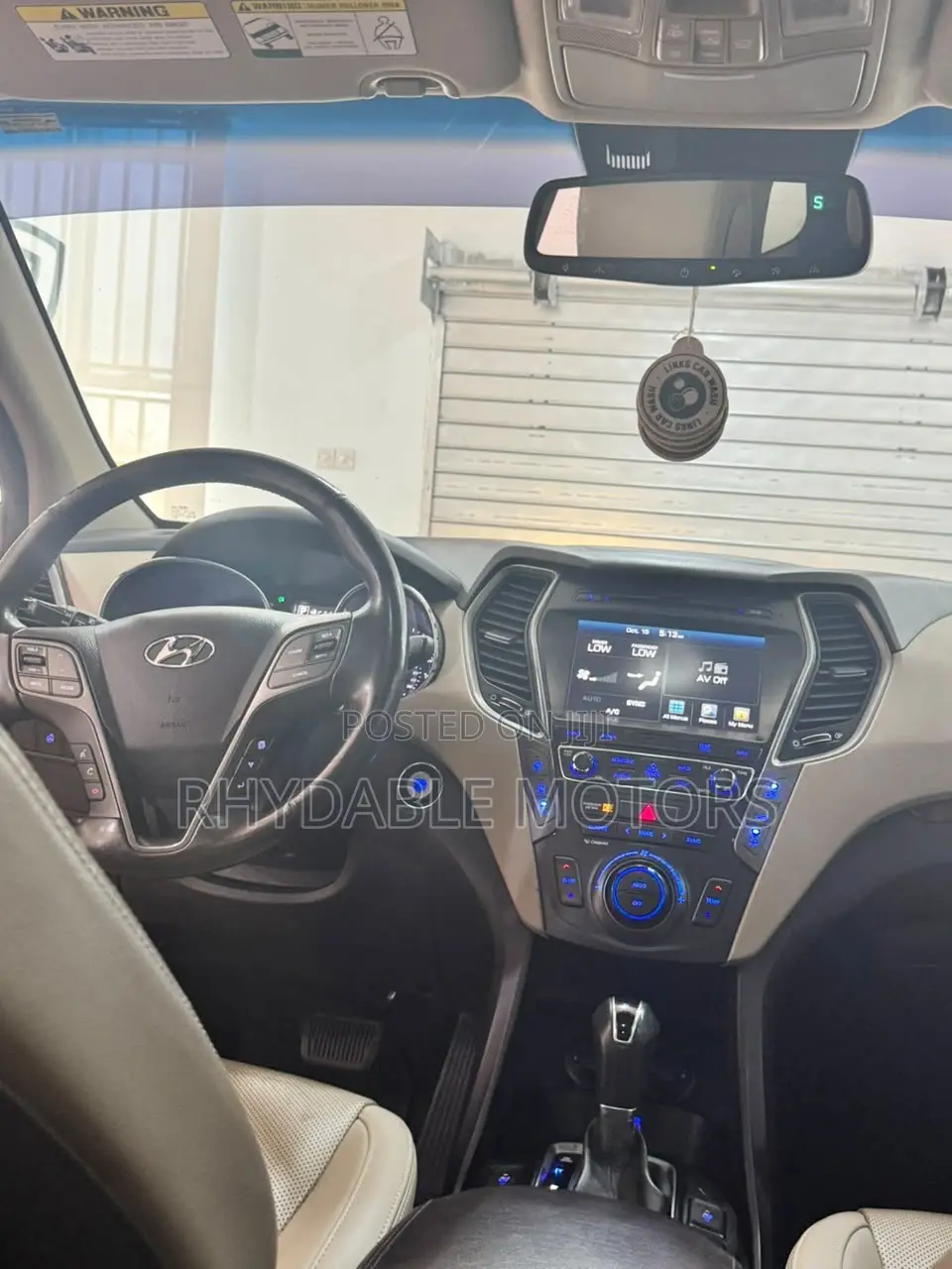 Hyundai Santa Fe 2017 White