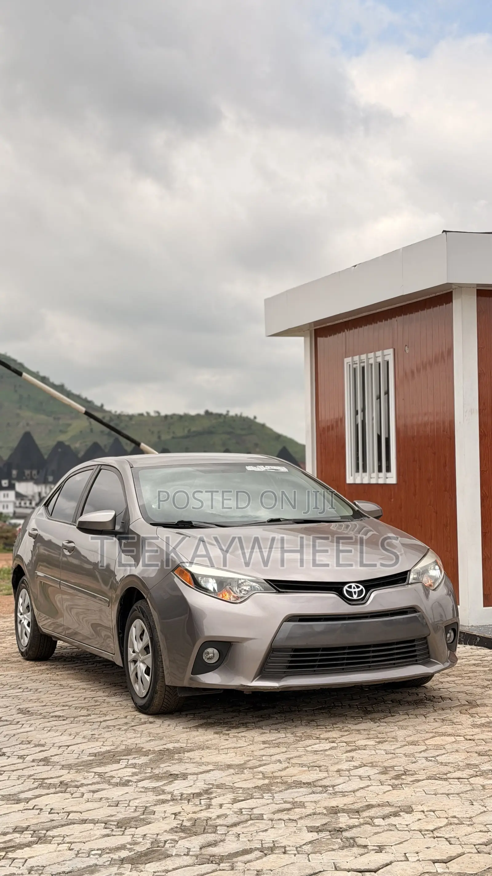 Toyota Corolla LE Eco 4dr Sedan (1.8L 4cyl CVT) 2016 Gray