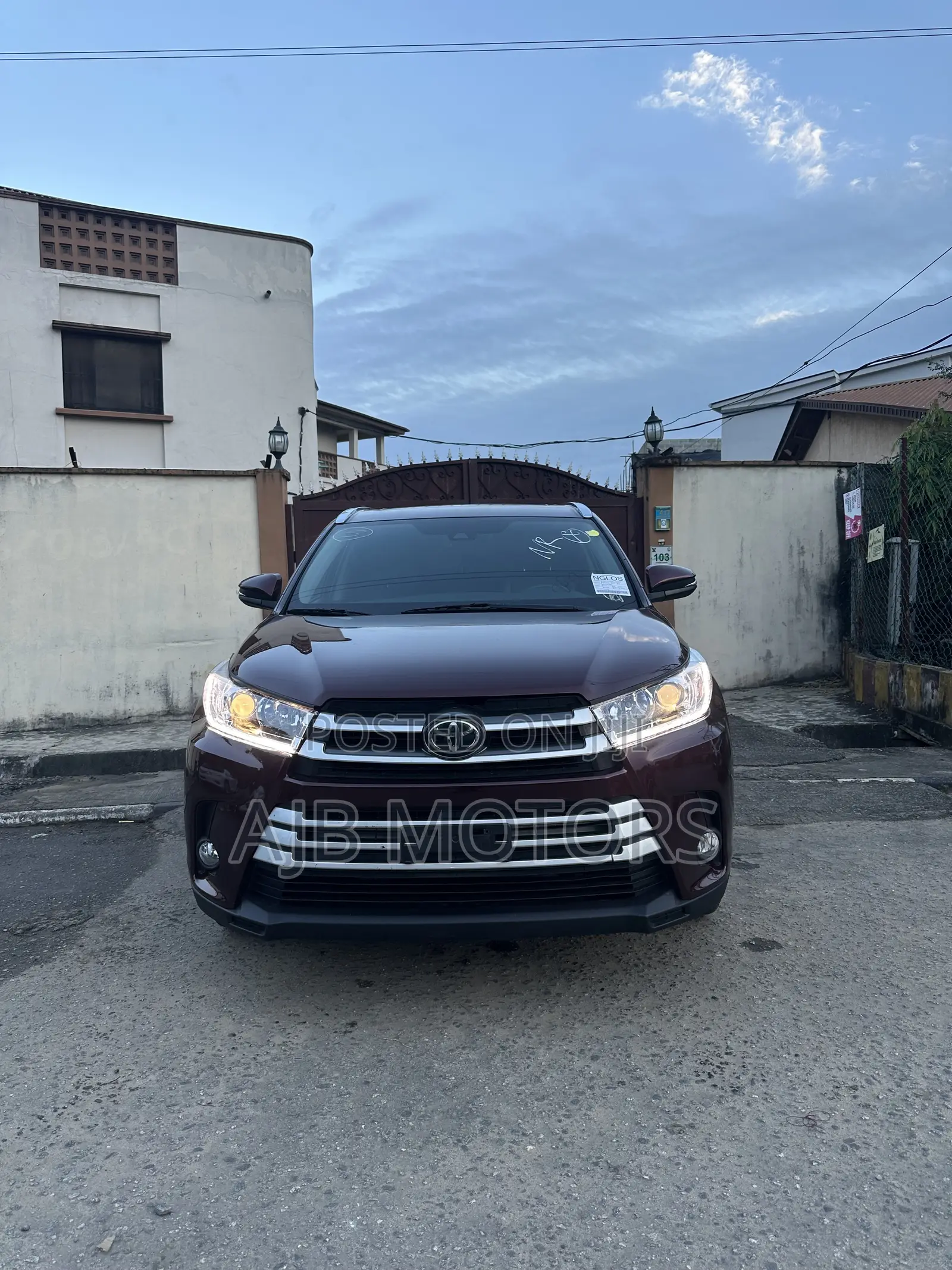 Toyota Highlander XLE 2019 Burgundy