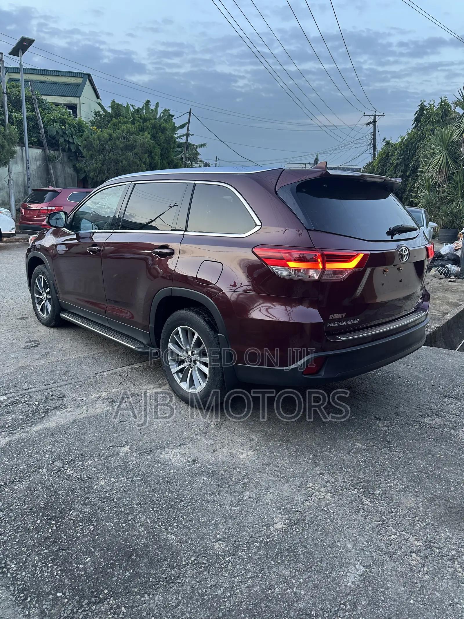 Toyota Highlander XLE 2019 Burgundy