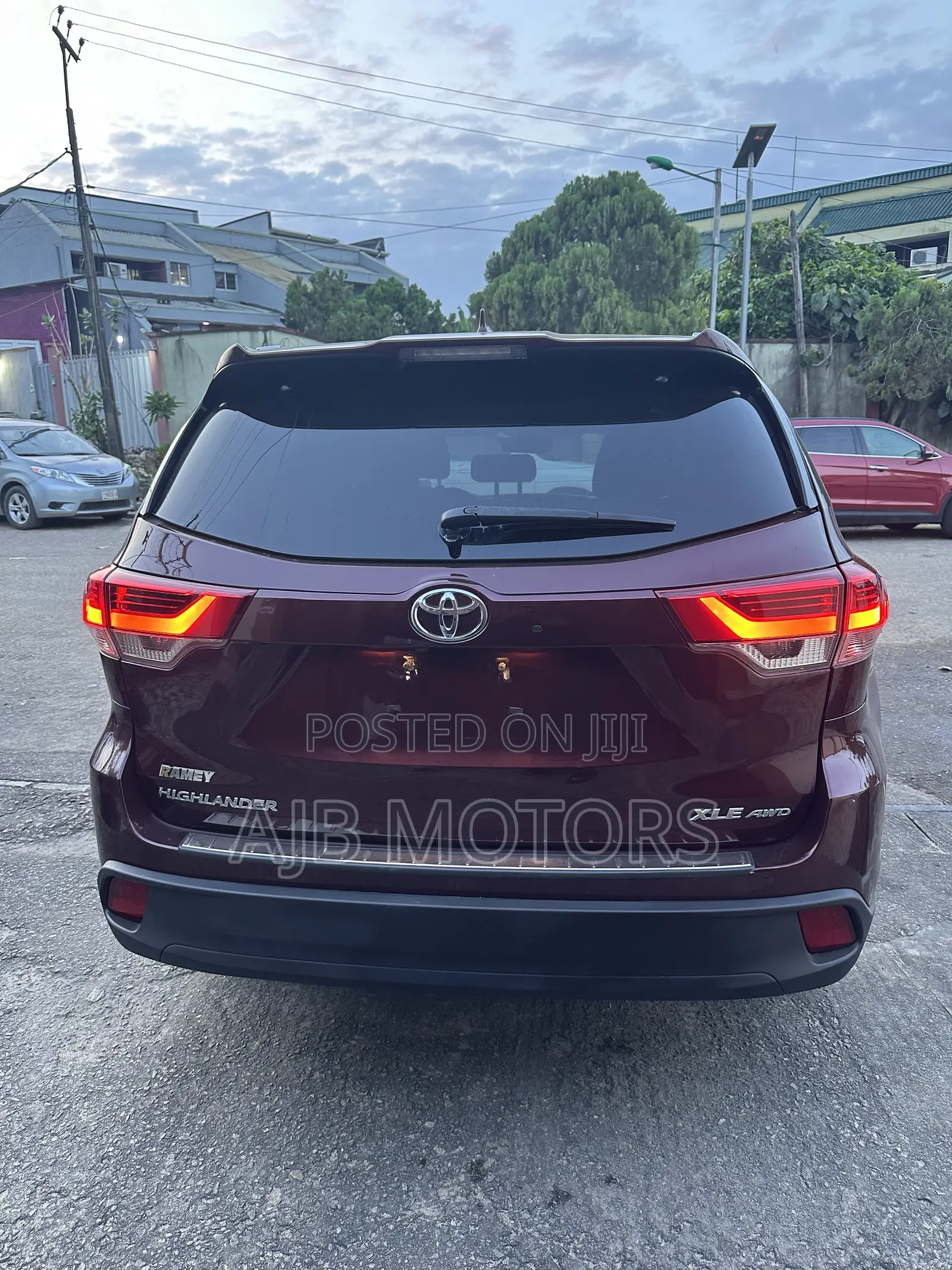 Toyota Highlander XLE 2019 Burgundy