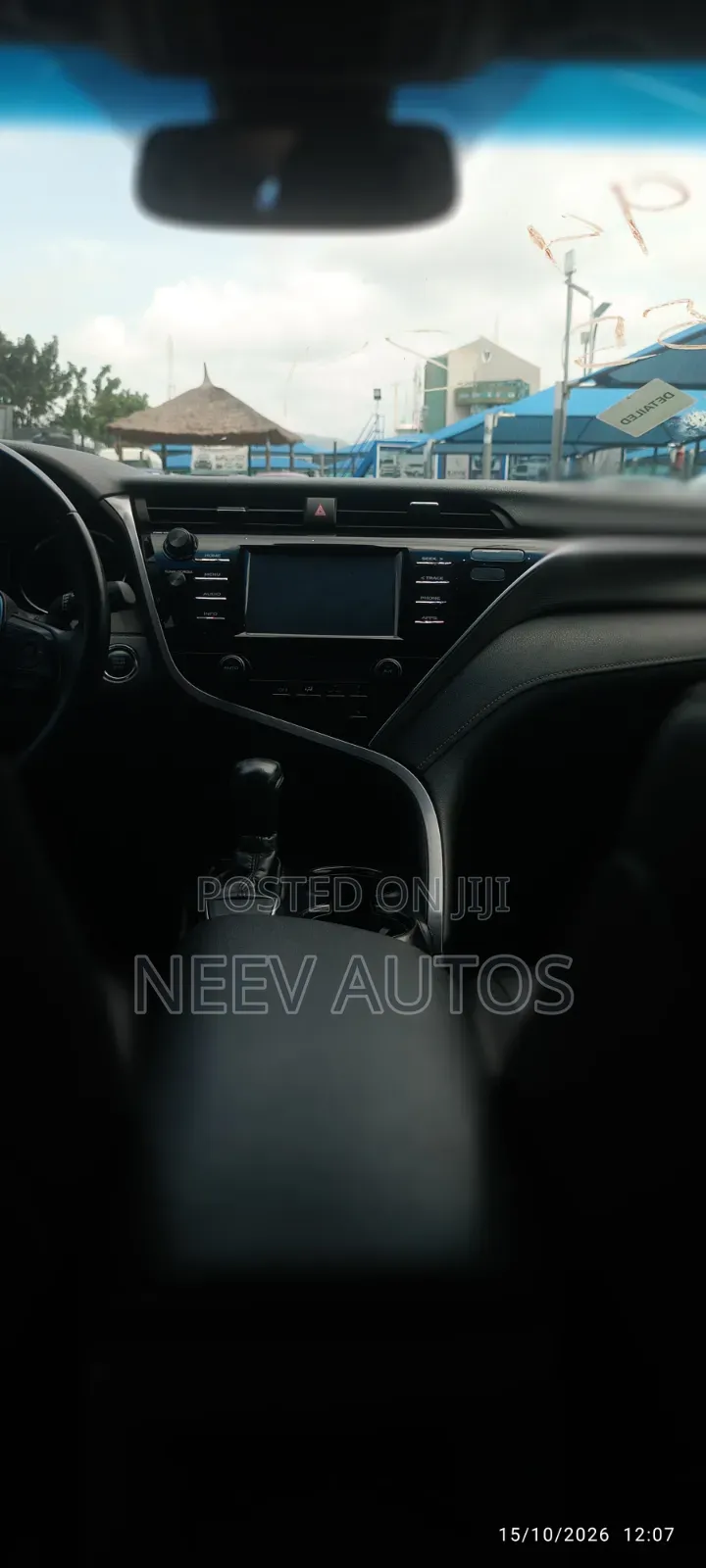 Toyota Camry SE FWD (2.5L 4cyl 8AM) 2018 Red