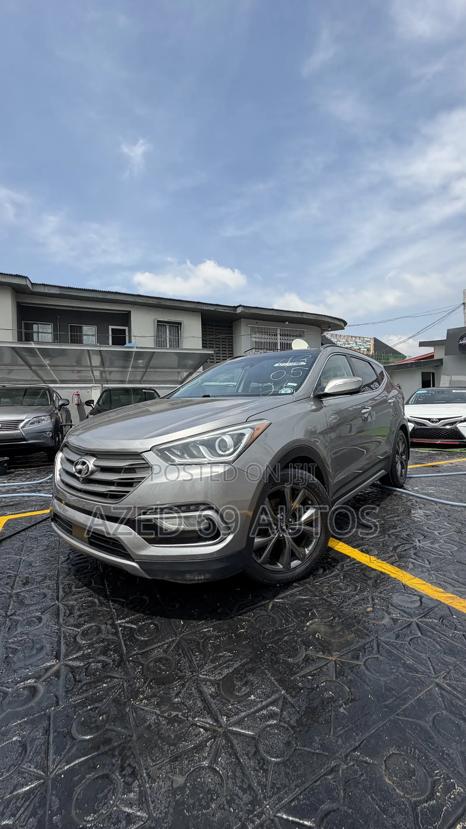 Hyundai Santa Fe SE Ultimate AWD 2017 Gold
