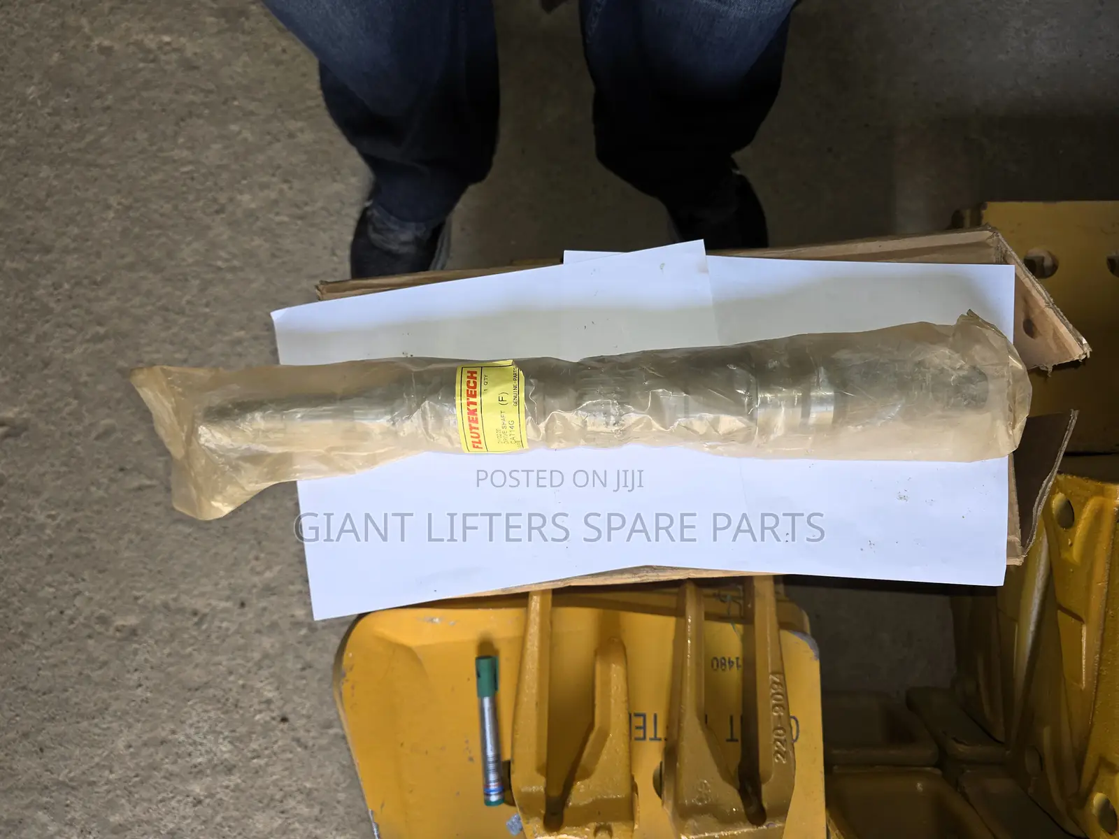 8j-5592 Hydraulic Pump Shaft 14g