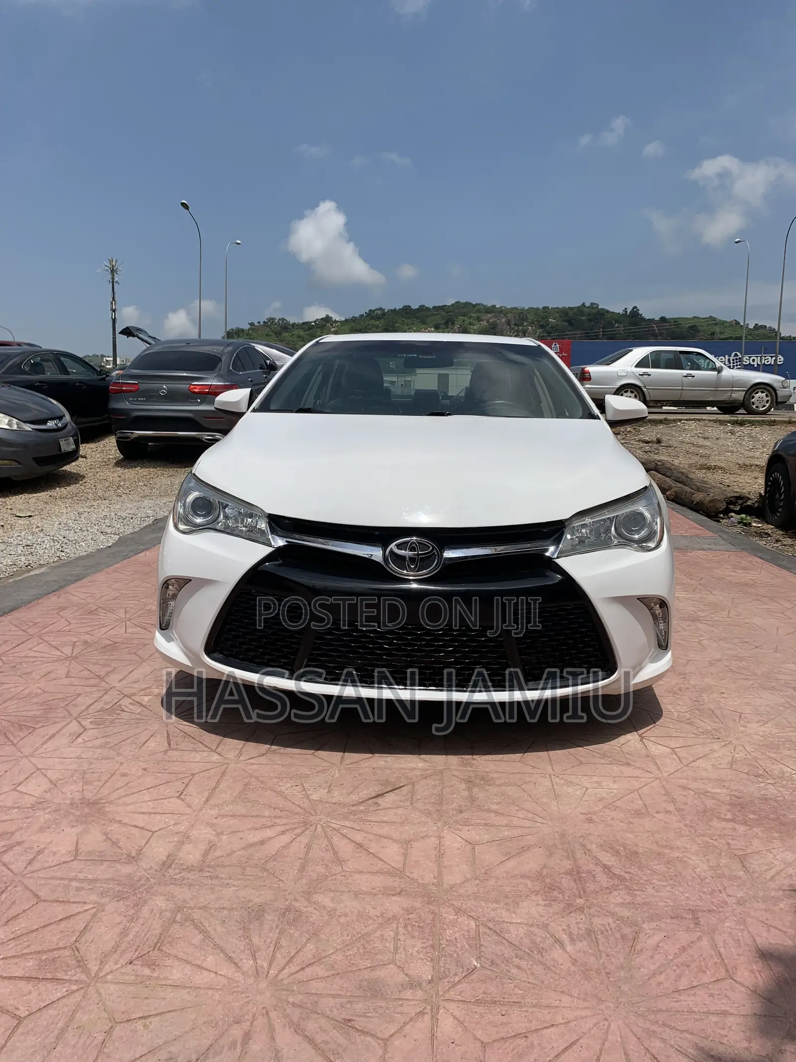 Toyota Camry LE 4dr Sedan (2.5L 4cyl 6A) 2016 White