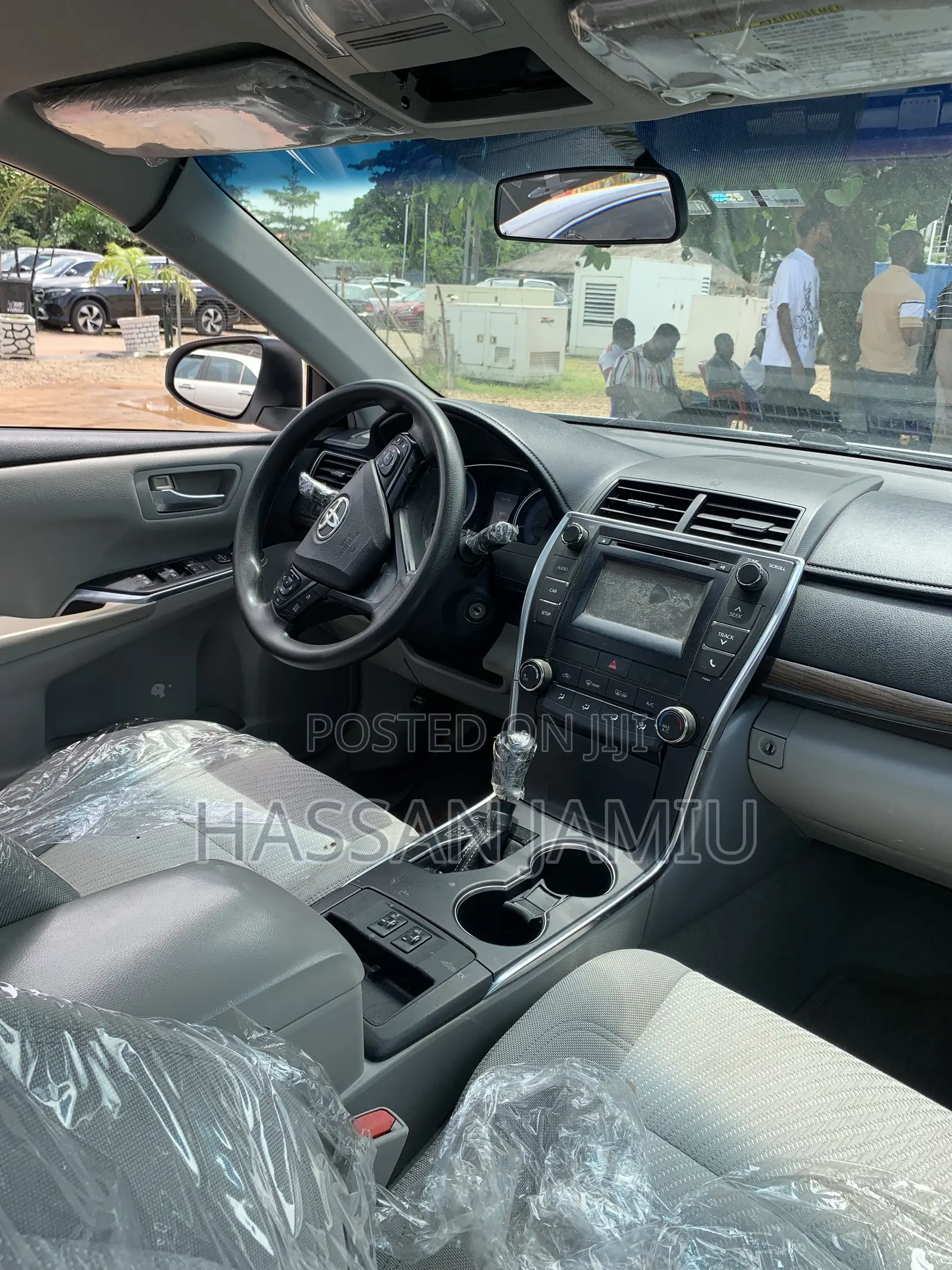 Toyota Camry LE 4dr Sedan (2.5L 4cyl 6A) 2016 White