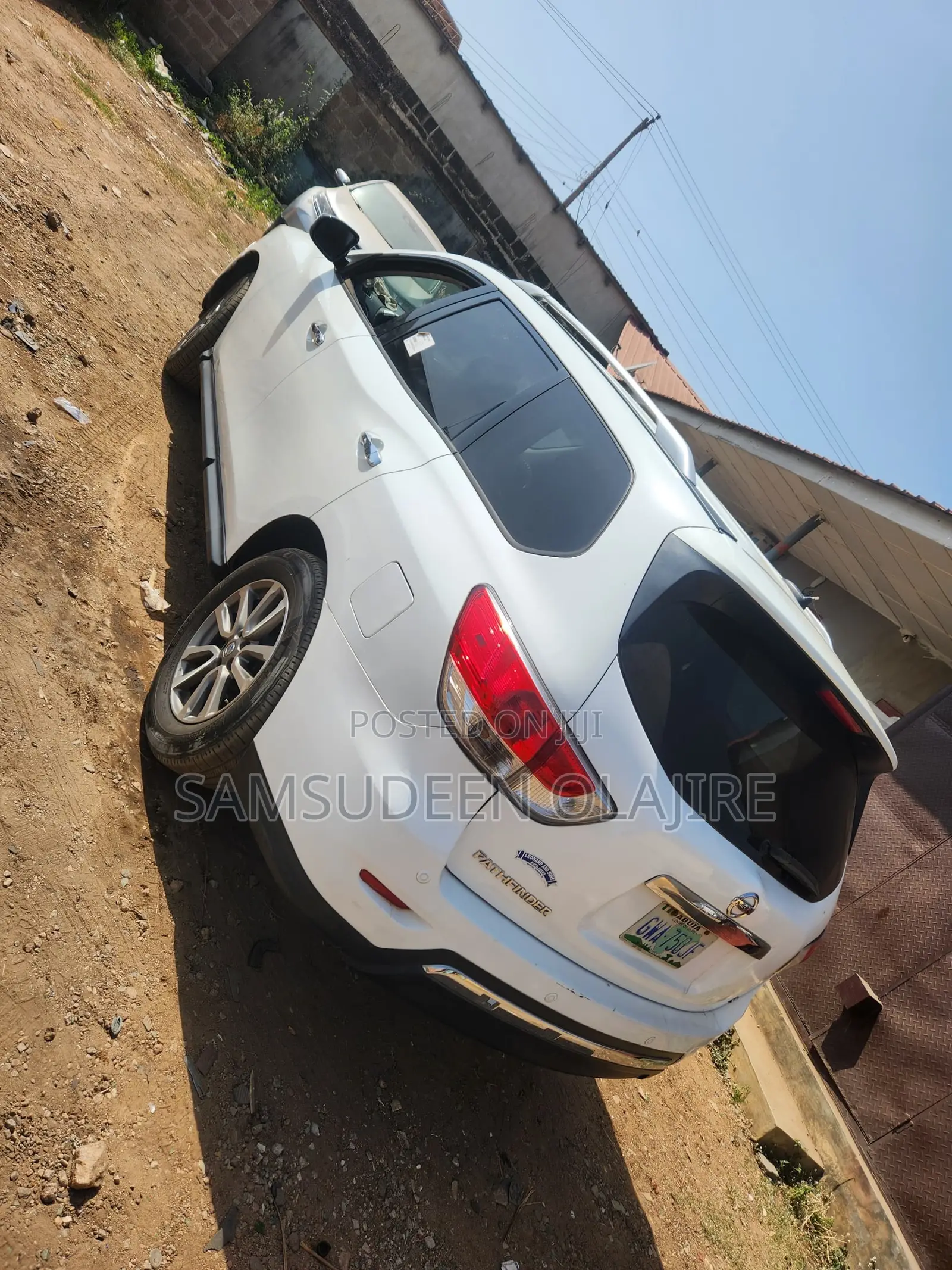 Nissan Pathfinder 2015 White