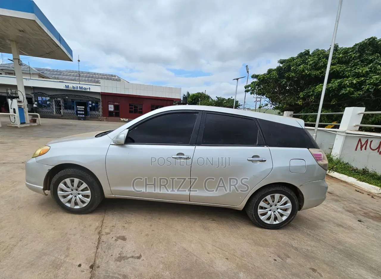 Toyota Matrix 2005 Silver