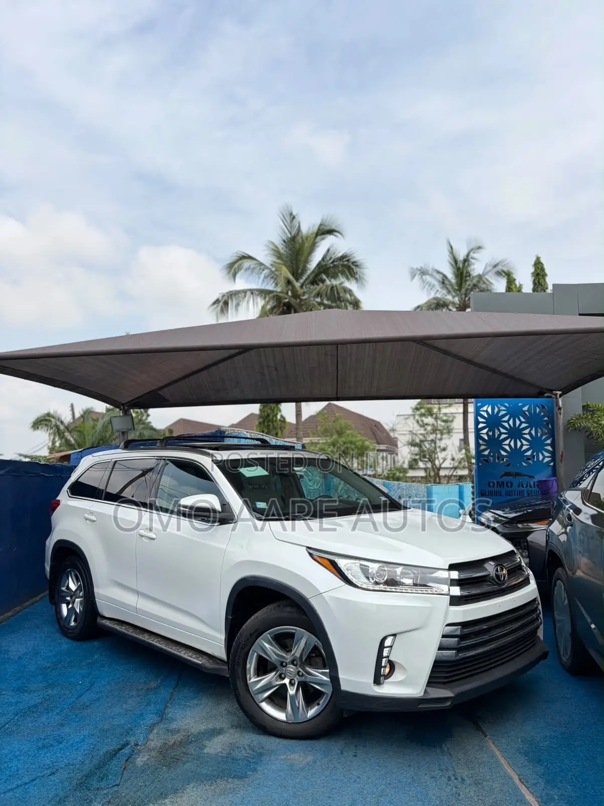 Toyota Highlander Limited Platinum 4dr SUV AWD (3.5L 6cyl 6A) 2015