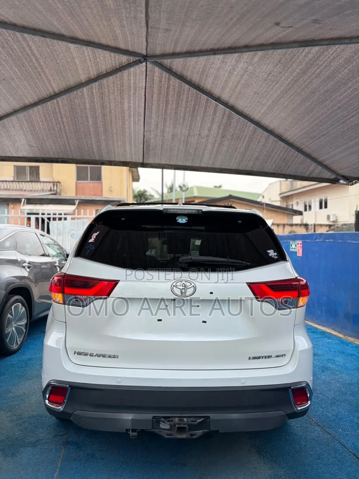 Toyota Highlander Limited Platinum 4dr SUV AWD (3.5L 6cyl 6A) 2015