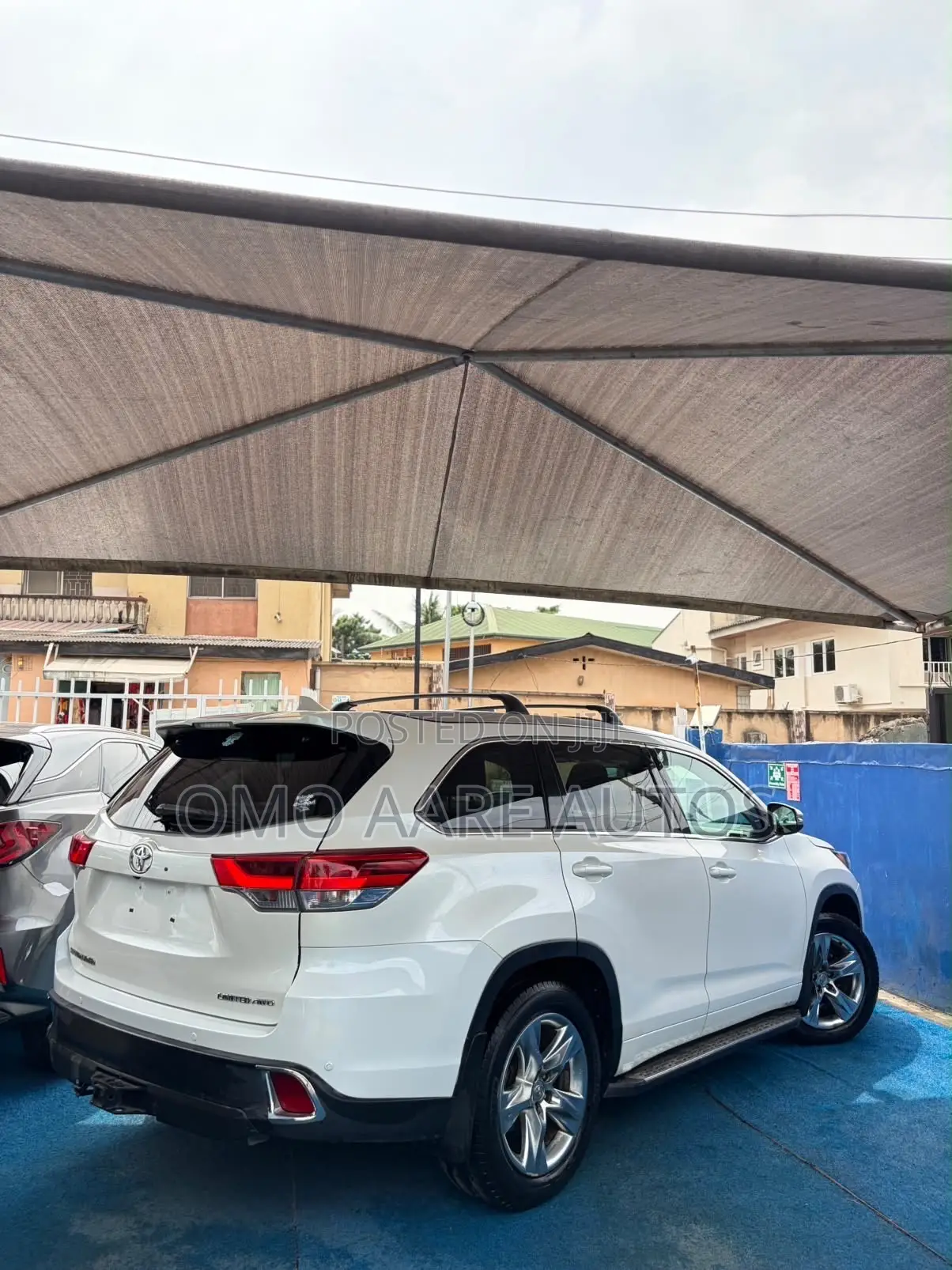 Toyota Highlander Limited Platinum 4dr SUV AWD (3.5L 6cyl 6A) 2015
