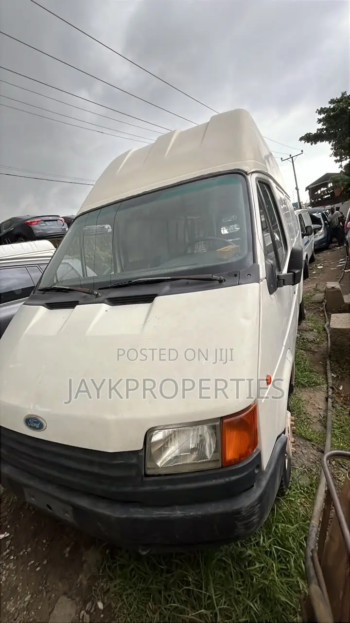 Ford Transit 2002 White