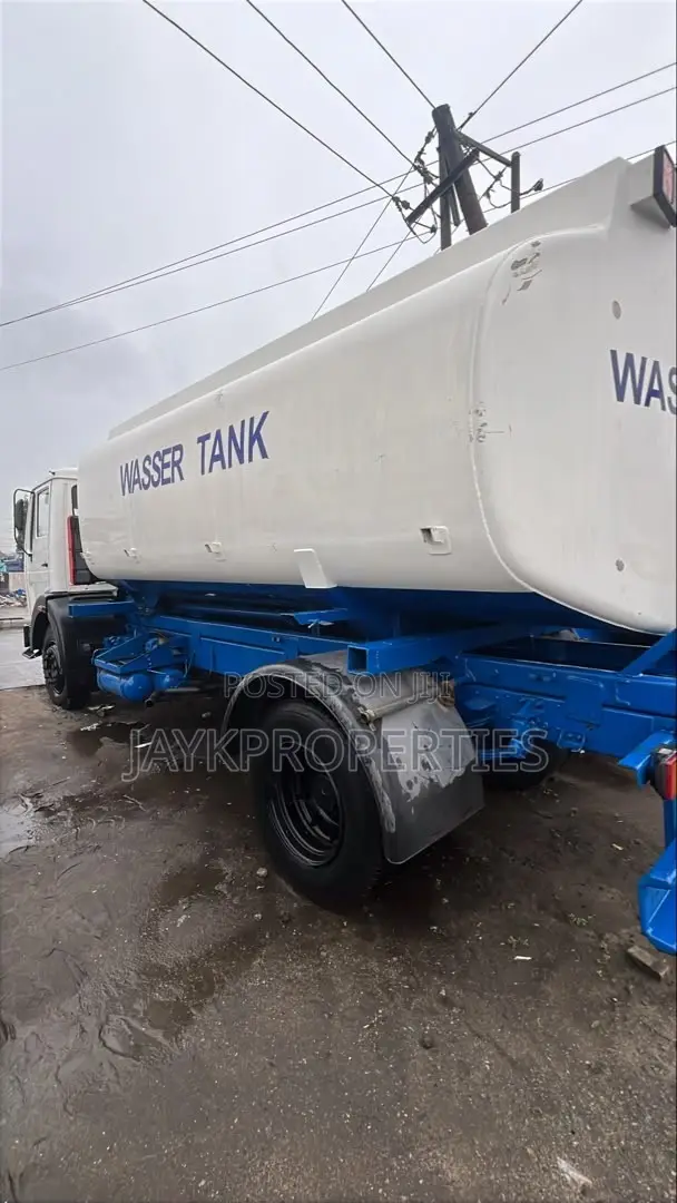 Mercedes Benz Tanker