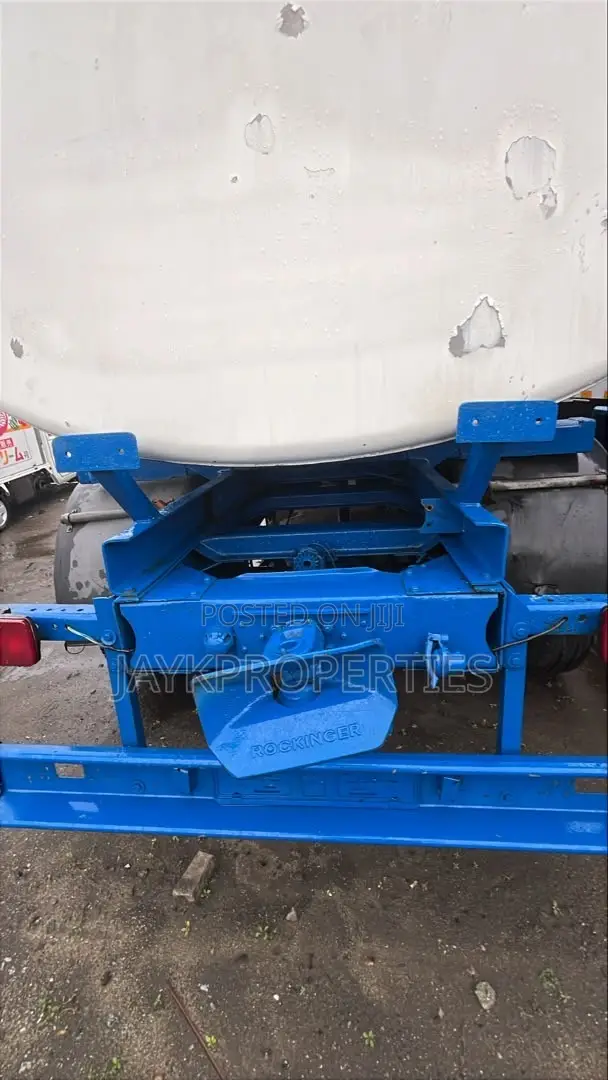 Mercedes Benz Tanker