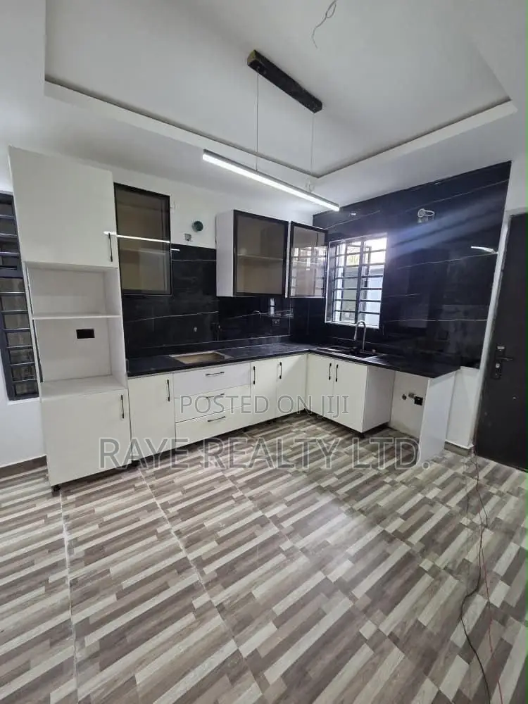 4bdrm Duplex in Ikeja for sale