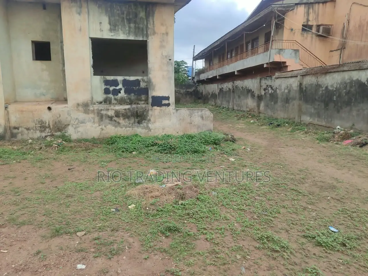 Hot Deal! 2 Plots With Building for Sale, Akute-Ajuwon Road