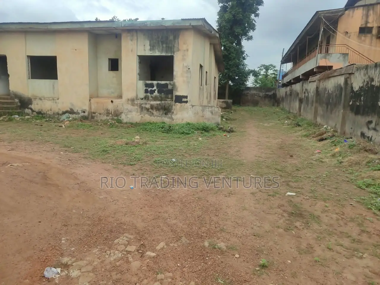 Hot Deal! 2 Plots With Building for Sale, Akute-Ajuwon Road