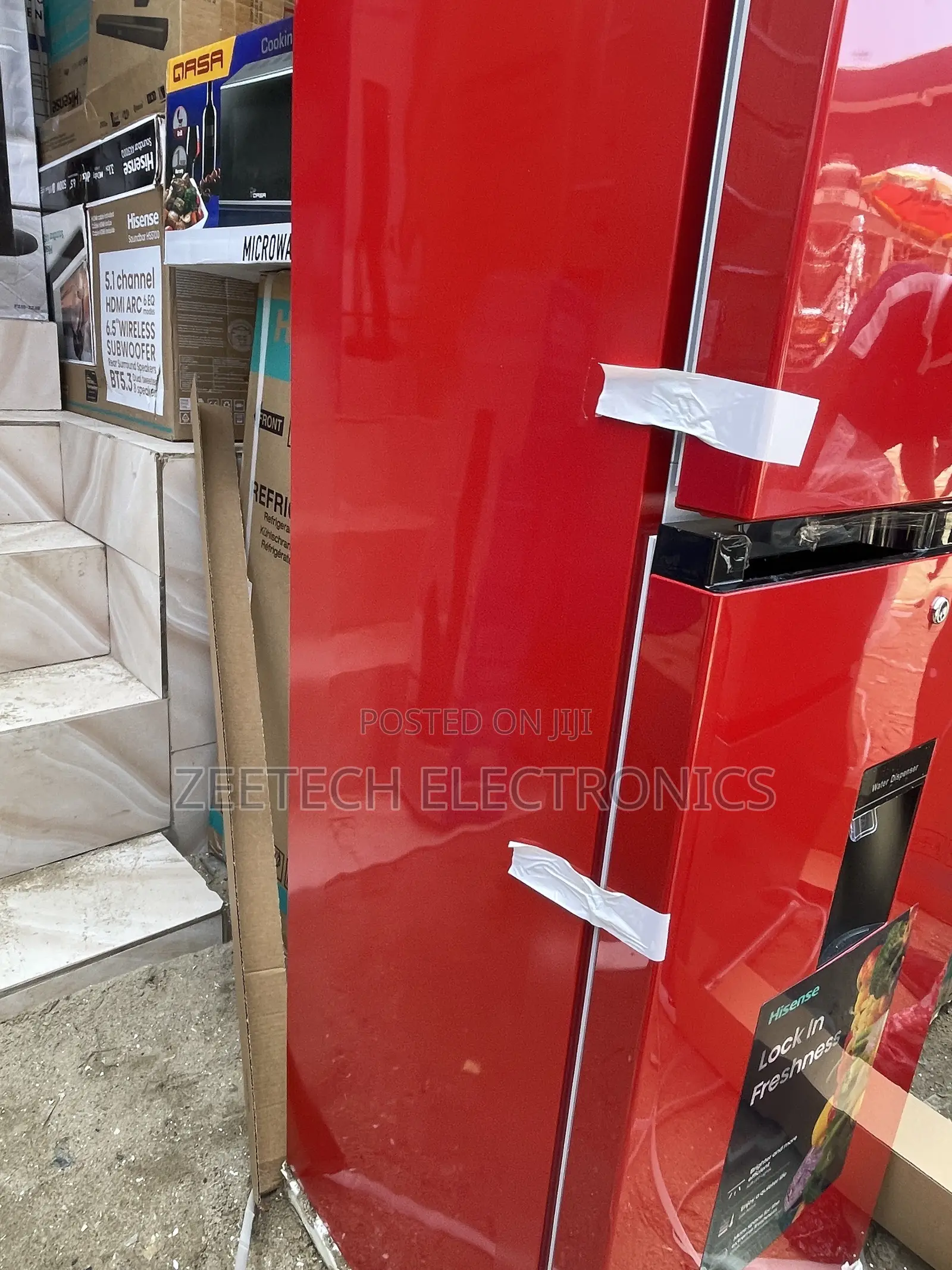 Hisense 205L Top Freezer With Water Dispenser