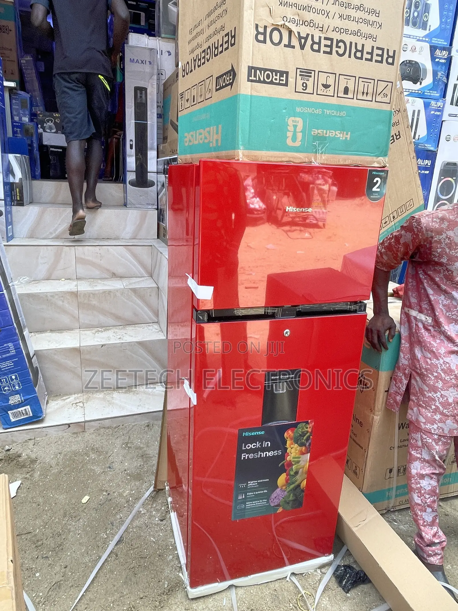 Hisense 205L Top Freezer With Water Dispenser