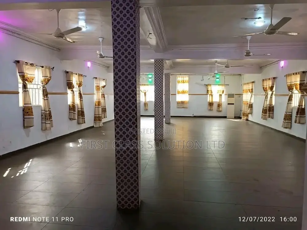 Amazon Hotels Banquet Hall