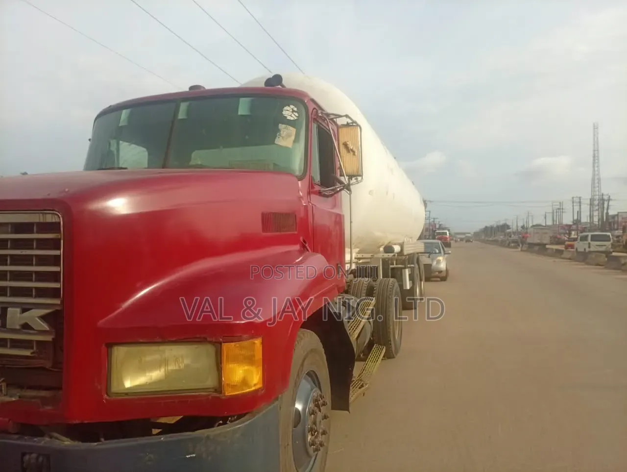 Mack Truck With 22 - 25 TONS LPG GAS BOBTAIL -Construction Company