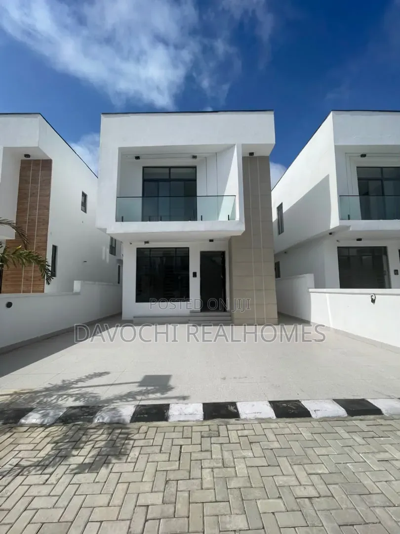 4bdrm Duplex in Ikota for sale