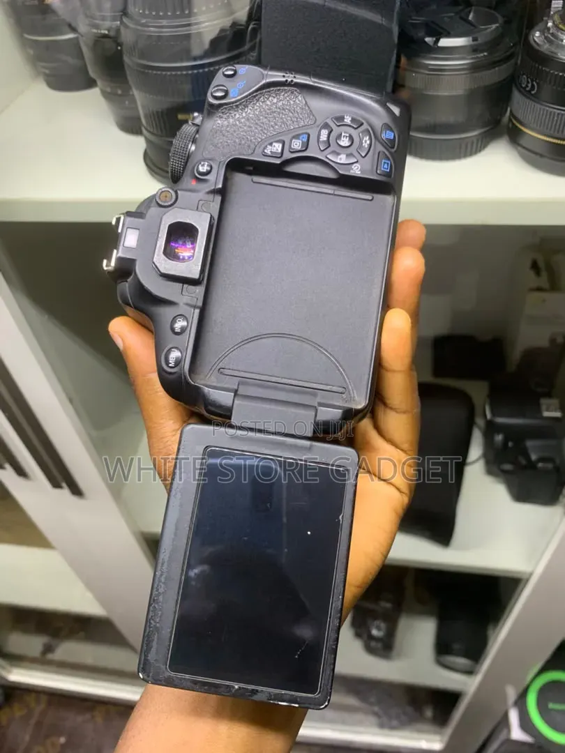 Canon EOS 700D With 18-55mm Lens