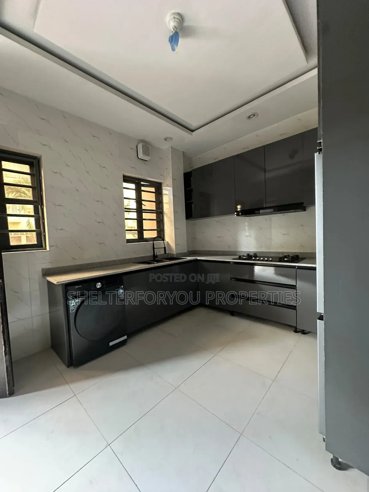 2bdrm Apartment in Lekki Expressway for sale